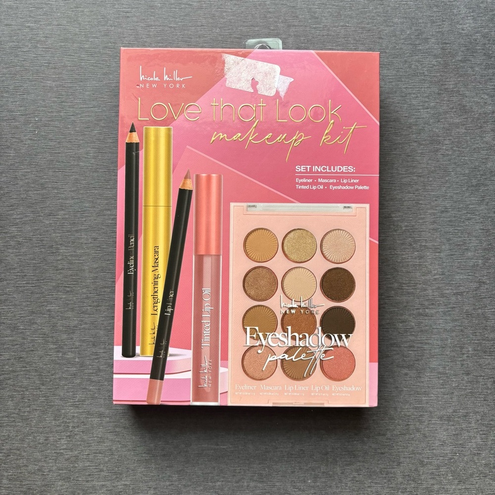 Nicole Miller Love That Look Makeup eye Kit - Picture 2 of 8